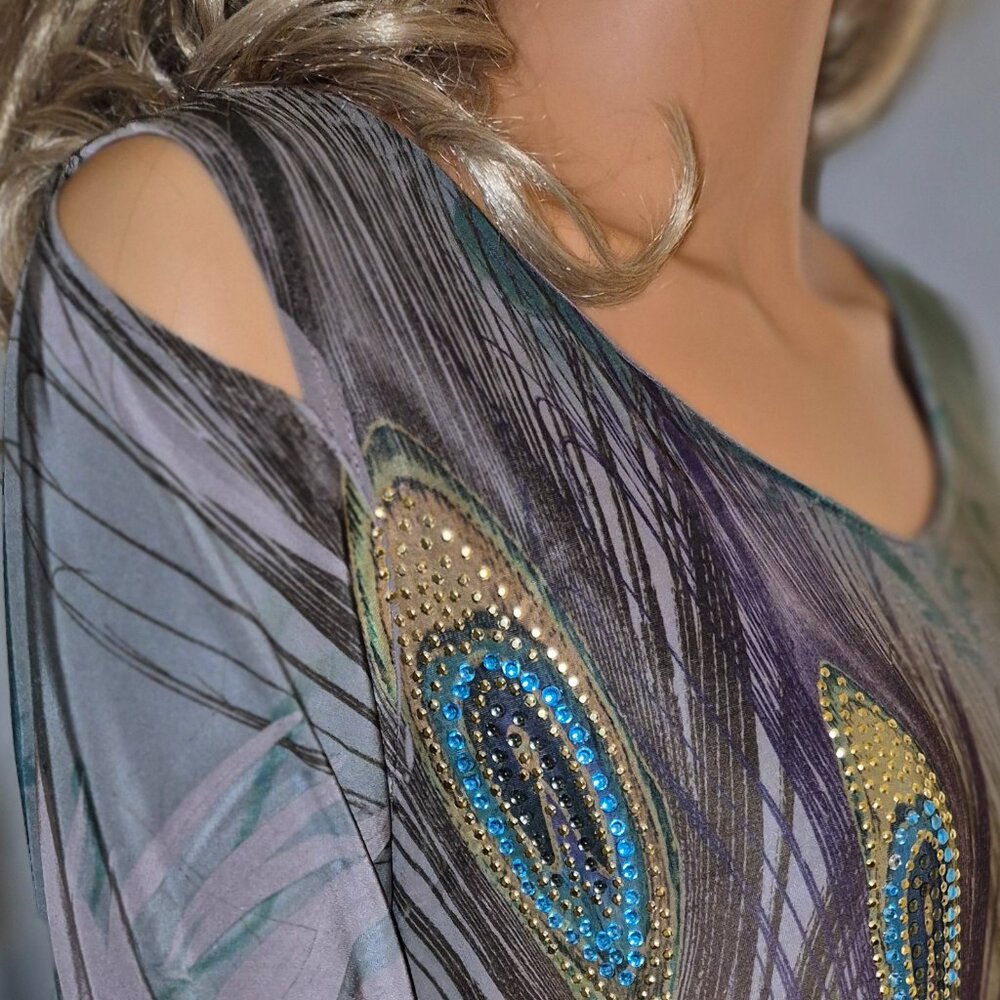 Reina Olga ***stylish peacock feather studded blouse in size XL